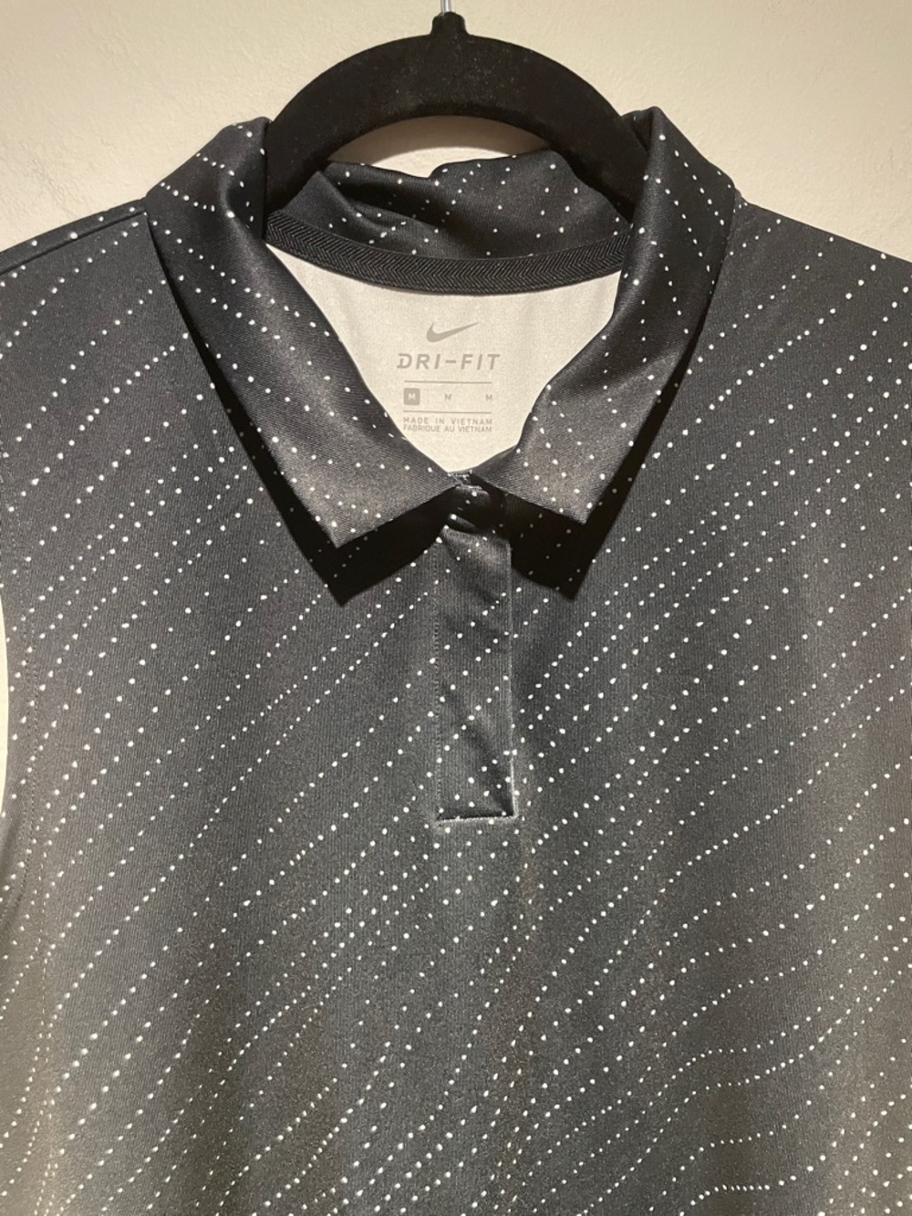 Nike Women’s DRI-FIT Black and White Golf Shirt - Picture 4 of 10